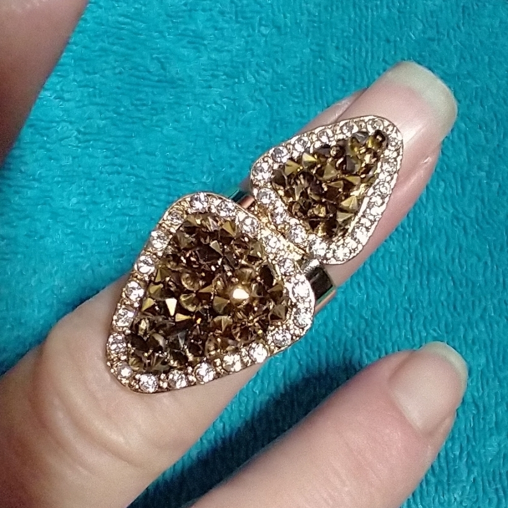 Elegant Gold-Tone Crystal Ring With Gold Druzy